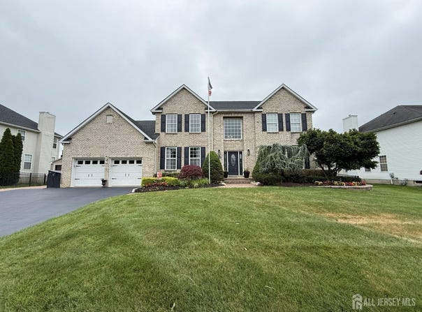 27 Mitchell Drive, Monroe, NJ 08831