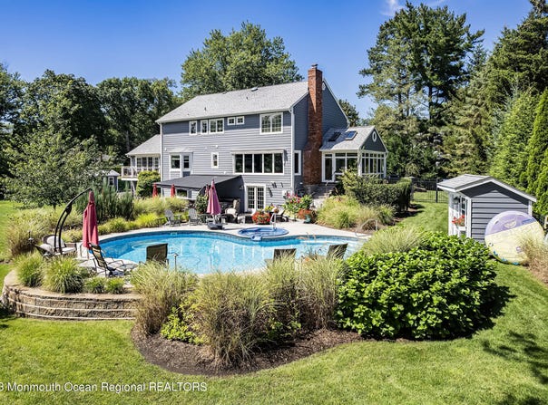 5 Pirates Cove Road, Little Silver, NJ 07739