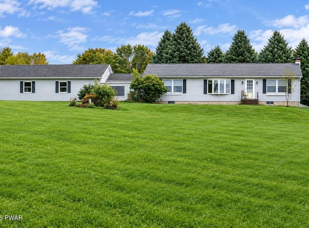 108 Grace View Lane, Greentown, PA 18426