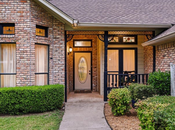 4111 Cimmaron Trail, De Cordova, TX 76049