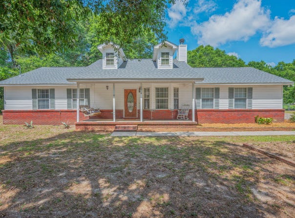 6014 Robin Road, Crestview, FL 32539