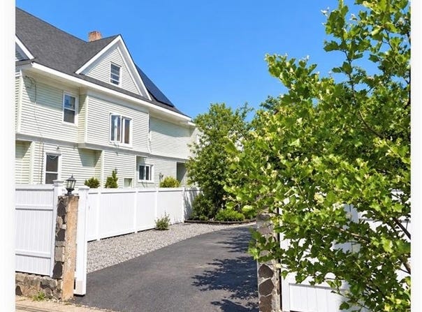 225 Massachusetts Avenue, Providence, RI 02905