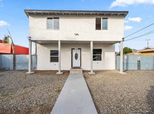 24 E School Avenue, Porterville, CA 93257