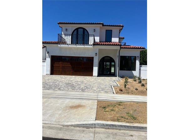 20329 Stagg Street, Winnetka, CA 91306