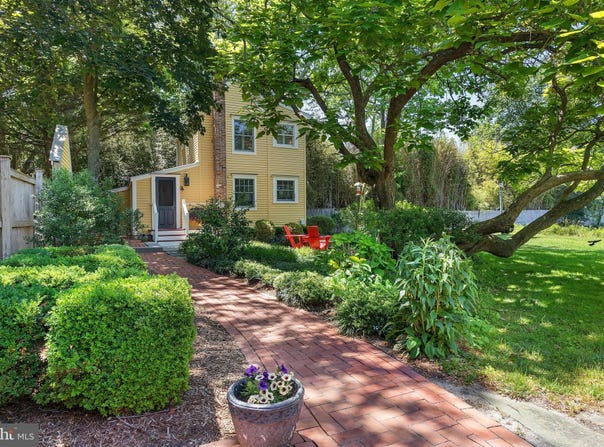 114 FRONT Street, CRUMPTON, MD 21628