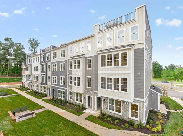 10A FORBES DR, CHARLOTTESVILLE, VA 22911