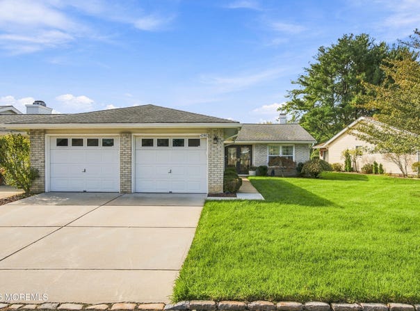428 Andover Drive, Monroe, NJ 08831