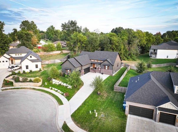 1904 Bull Run Rd, Ozark, MO 65721