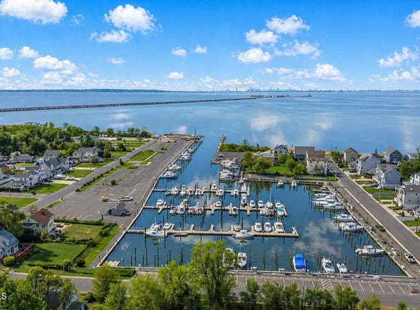 74 Center Avenue, Leonardo, NJ 07737