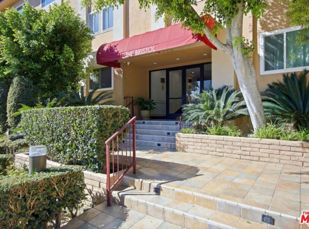 1121 N Olive Dr, West Hollywood, CA 90069