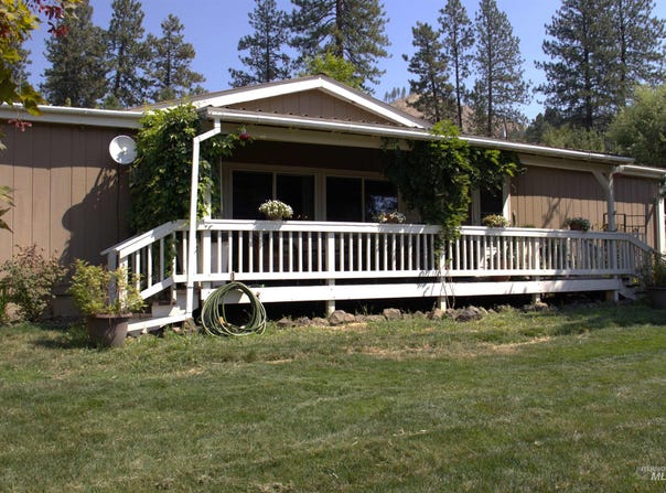 204 Larradon Dr, Kamiah, ID 83536