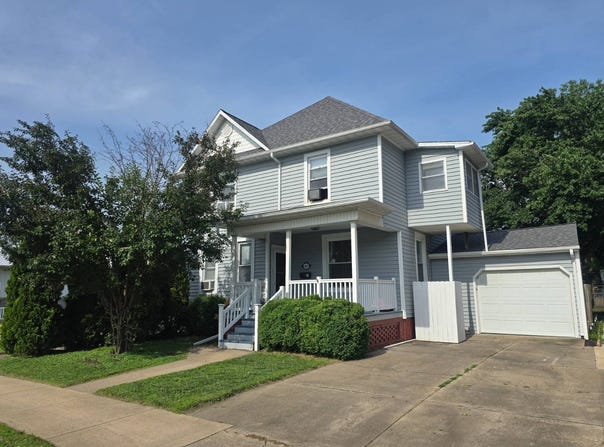 469 N Main St, Canton, IL 61520