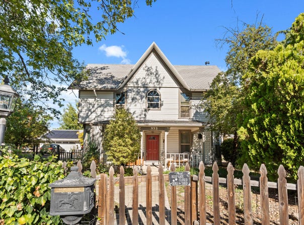 322 N 3rd Street, Central Point, OR 97502
