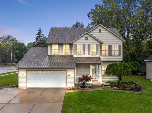 3565 Breton Valley Drive SE, Kentwood, MI 49512