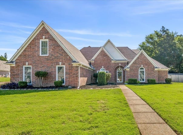 1386 STABLE RUN Dr, Cordova, TN 38016