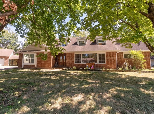 846 Bellview Place, Herrin, IL 62948