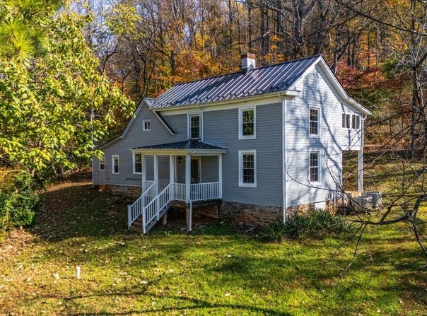 2728 E Branch Loop, Roseland, VA 22967