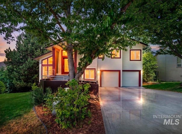 2682 N Peregrine Pl, Boise, ID 83702