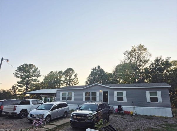 17 N Maple ST, Hartford, AR 72936