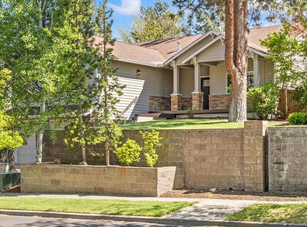 19951 Cliffrose Drive, Bend, OR 97702