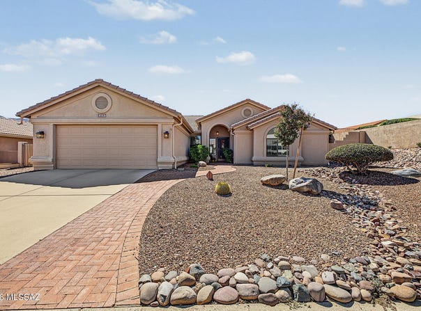 63647 E Edgeview Lane, Tucson, AZ 85739