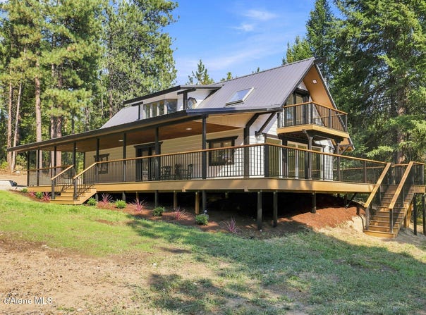 465 Mountain View Rd, Blanchard, ID 83804