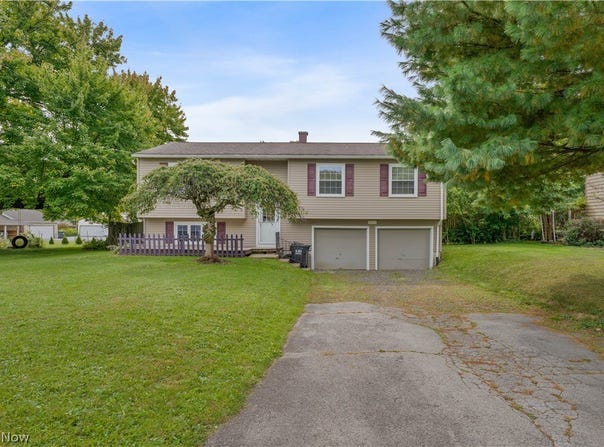 3671 Burkey Road, Austintown, OH 44515