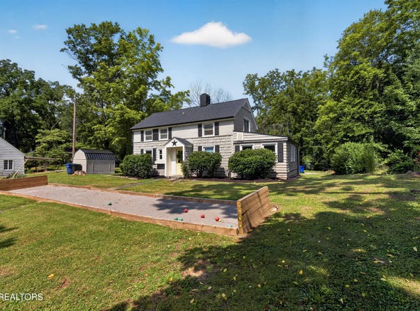 44 W Norris Rd, Norris, TN 37828