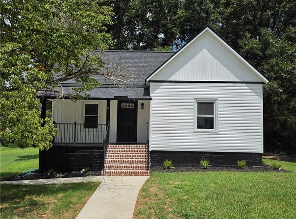 8 W First Street, Williamston, SC 29697