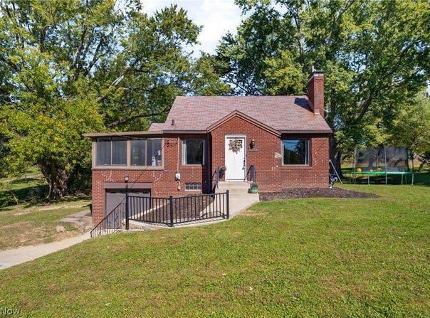 1415 Faircrest Street SE, Canton, OH 44707