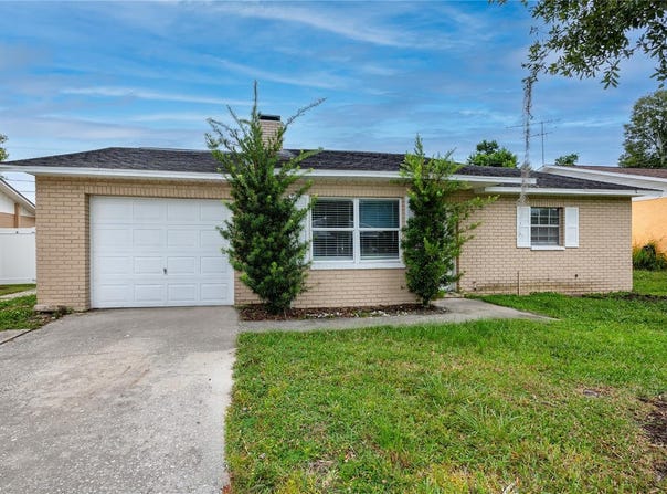 4624 WISTERIA Drive, ZEPHYRHILLS, FL 33542