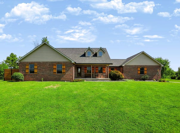 9145 E 700 N, Hope, IN 47246