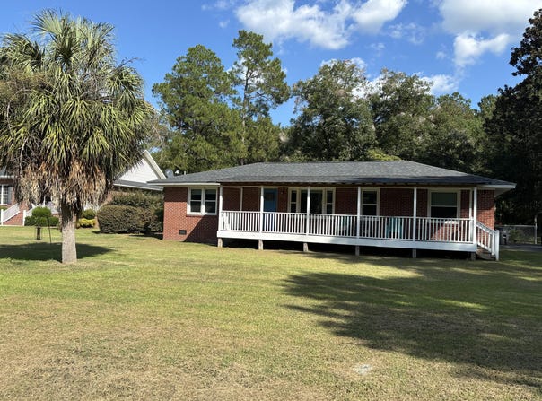 708 Ridge St, Saint George, SC 29477