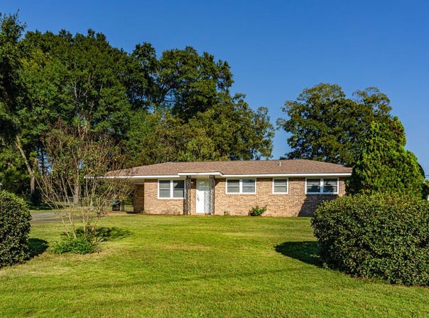 139 Fairlane Drive, Smiths Station, AL 36867