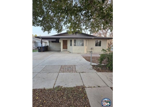 304 H St, Brawley, CA 92227