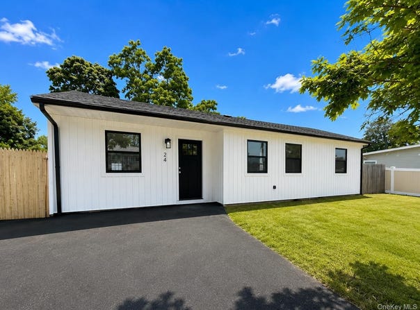 24 E Cherry Street, Central Islip, NY 11722