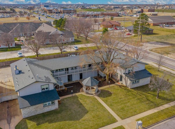 1701 E 24th Ave, Hutchinson, KS 67502