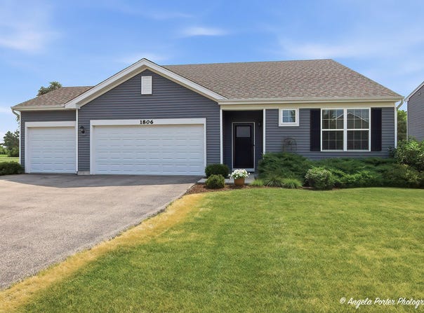 1806 Doolin Avenue, McHenry, IL 60050
