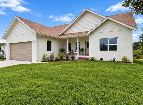 3320 PALM Drive, PUNTA GORDA, FL 33950