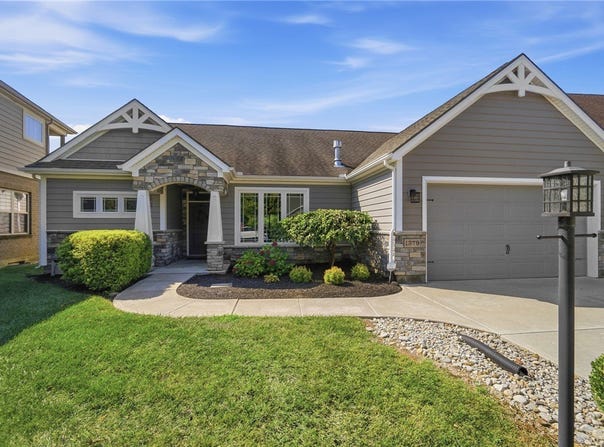1379 Bourdeaux Way, Centerville, OH 45458