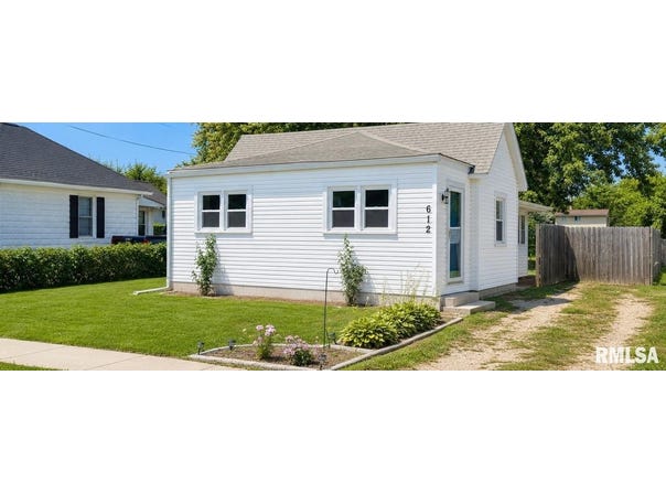 612 S LINCOLN Street, Divernon, IL 62530