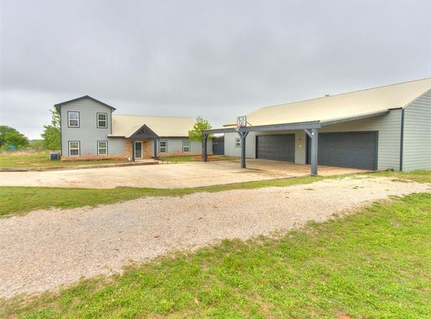 202 S Pottawatomie Road, Harrah, OK 73045