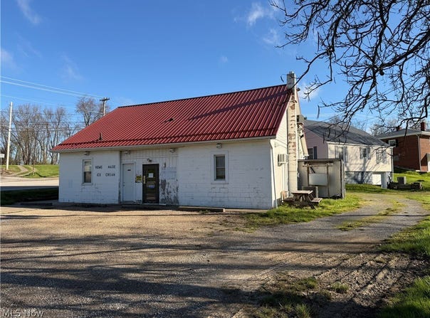 932 Main Street, Smithfield, OH 43948