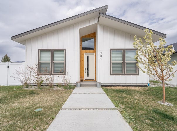 781 N 2nd Ave, Hailey, ID 83333