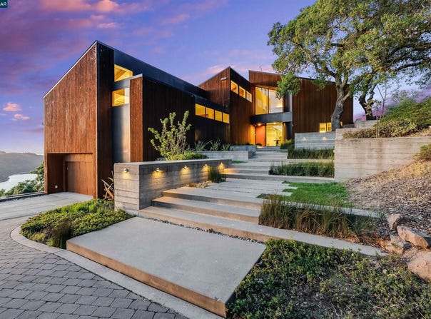 240 Tappan Ln, Orinda, CA 94563