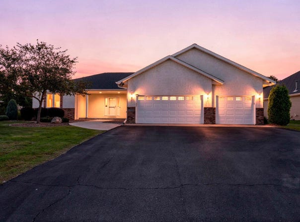 1588 Blackhawk Lake Drive, Eagan, MN 55122