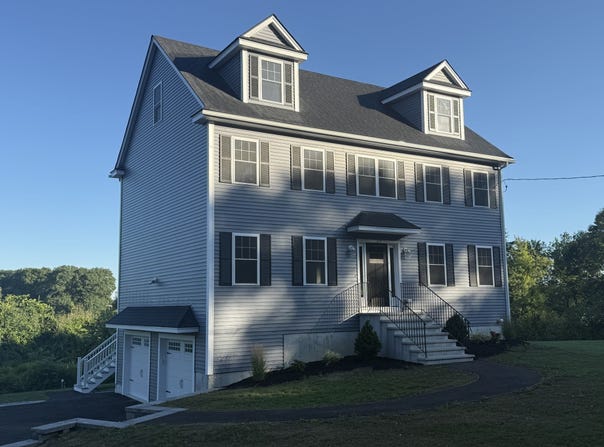 129 Old Westford Rd, Chelmsford, MA 01824