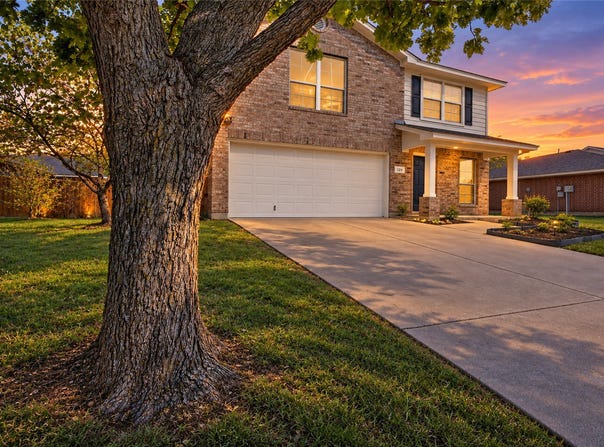 129 Maned Drive, Sanger, TX 76266