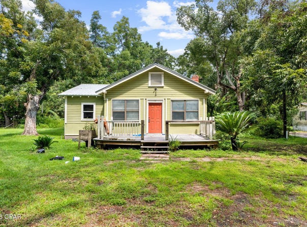 112 Opal Chambers, Apalachicola, FL 32320