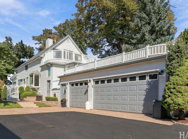 100 Lake Lane, Fox Lake, IL 60020